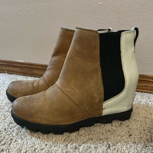 Stylish Tan and Cream Ankle Boots